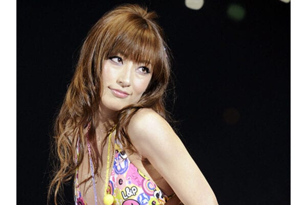 ほしのあき、熊田曜子、深キョンまで…？“セクシー”投稿にSNS「心配」「批判」の声！女性芸能人の努力がもたらす”ファンとのズレ”とは