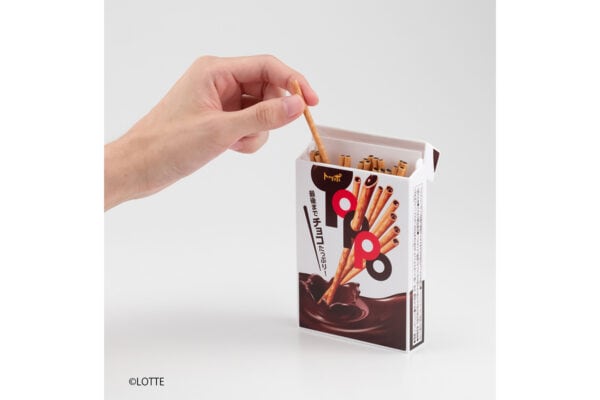 【※食べられません】LOTTEの人気お菓子《トッポ》がパーティーゲームに！　外れトッポを引くと…　トッポが飛び出す！