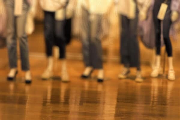 「日本のマネキンはガリガリすぎ」に共感多数!?極細マネキンに「アメリカを見習え」「中間をくれ」…アパレル業界の「時代遅れ」な美の基準