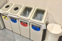 「気づいた人がやる」で結局いつも同じ人が…SNSで話題沸騰“職場の闇”を表す《ゴミ箱の法則》とは