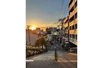 「夕焼けはもう見えない…！？」谷中銀座の名所“夕焼けだんだん”にマンション建設でSNS激怒。「無粋すぎる」「寄り添うって何？」