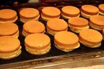 「今川焼」か「大判焼き」か、それとも…？ ついに決着！ 47都道府県“呼び方勢力図”が発表され、ネットどよめく「九州の統一感すごい」