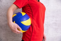 「下着が透ける」「白ユニフォームが…」10代女子がスポーツを“やめたい”と思う切実な理由とは