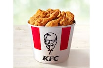 外国人が驚く“日本の奇習”《クリスマス＝ケンタッキー》日本中で「カーネルおじさん」に行列ができるワケ