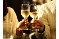 聖夜に試される「会計の流儀」。物価高で迎える「クリスマス」デートの予算…割り勘は許せる？