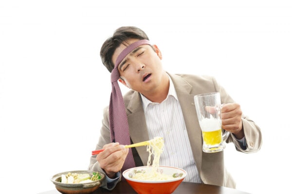 飲んだ後「〆のラーメン」は単なる食欲ではなかった…医師が教える“体のSOS”、翌朝やってはいけないNG行動