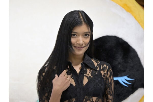 「ただの露出狂？」「下着じゃないの？」SNSで批判殺到した有名人3選　大胆すぎる“露出私服”は個性かマナー違反か