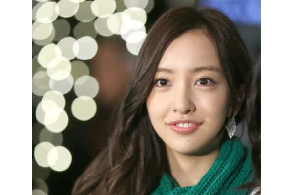 「承認欲求が強すぎる」「病院で撮影？」子供を“晒しすぎ”て批判を浴びた芸能人たち