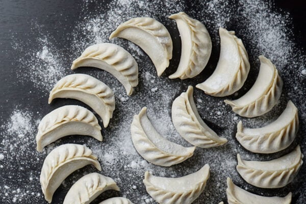 中国大使館の突然の“飯テロ”投稿でSNS民うろたえる…！？「こういう投稿だけしてほしい」「平和すぎる」と話題