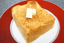 ダイソー・スタプロの「パンナイフ」がすごかった…世界三大刃物の職人技がたったの1000円！食パンを切って実力検証