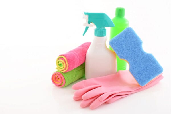 【年末掃除】「ひとり暮らし」と「ファミリー世帯」で“意識差”が明らかに！掃除にかける時間、重点的にする場所は？