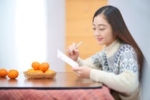 ねぇ「年賀状スルー」したことある！？「LINEで返信」はアリ？ナシ？デジタル時代の意外な“新年ごあいさつ”マナー