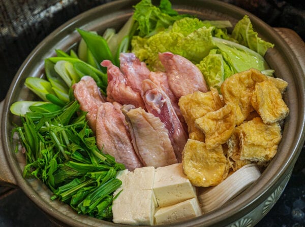 鶏肉の「食中毒リスク」を栄養士が解説！冬の鍋料理でやりがち《NG行為》とは
