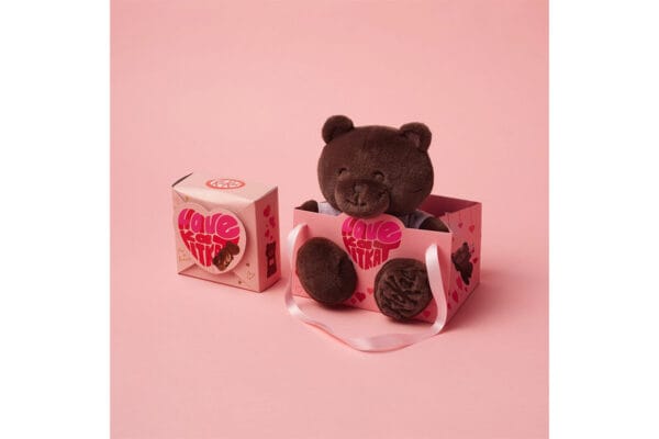 【バレンタイン限定】“ベアグッズ”にときめく「キットカット ハートフルベアー」第二弾が登場！“ぬい”やマグカップ、缶など