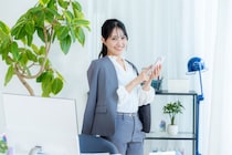 “緑に癒されたい”働く男女が答える《オフィスにあるとうれしい観用植物》TOP5！  1位は「金運」を呼び込むとされる人気の植物だった！