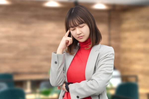 「始業前の掃除は強制？」「メールチェックは？」 勤務時間外の労働の《許容ライン》は？