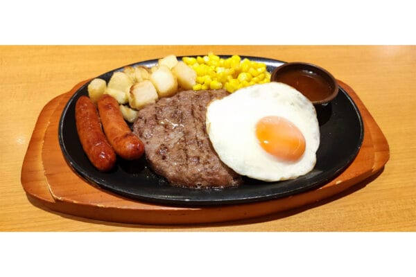 【ランキング】日本の食卓を支える「ファミレスチェーン」TOP10! 1位はやはり…“神コスパ”の絶対王者といえば?