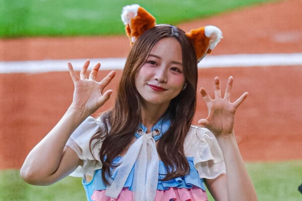 森香澄（30）実の妹との「顔出し2ショット」を公開！ 遺伝子強過ぎる“美人姉妹”ぶりに騒然