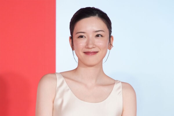 永野芽郁（26）“衝撃のショートヘア”で再始動！ Netflix「僕の狂ったフェミ彼女」最新ビジュアル公開に「攻めている」「強い意思を感じる」と反響