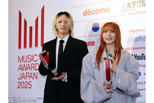 【YOASOBI】SNS上でやり取り…　「LINEでやれよ」ツッコミに8.6万いいね　ほのぼの会話に一部ユーザーが “冷ややか目線” を向けたワケ