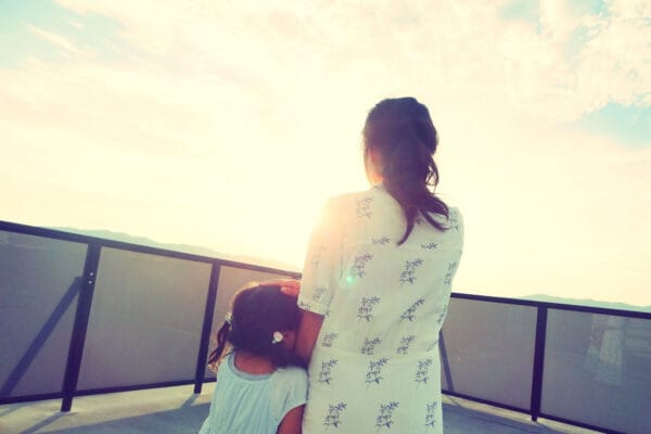 「ママ友ゼロ」でも大丈夫？あえてママ友を作らない“ぼっち主婦”増加のワケ