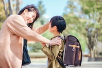「マザコンっぽい」の声も…男の子が「ママ」と呼ぶのはいつまで許される？親が直面する“呼び方卒業”切ないリアル