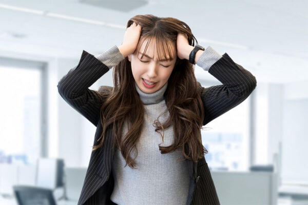 30代未婚女性の88%が抱える「将来への焦り」。お金、結婚…不安はあるのに“動けない”理由とは？