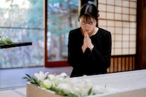 【葬儀】最後のお別れ、「伝えられなかった言葉がある」3人に二人も…　“よく頑張ったね” “愛している”、あなたは何を伝えますか？