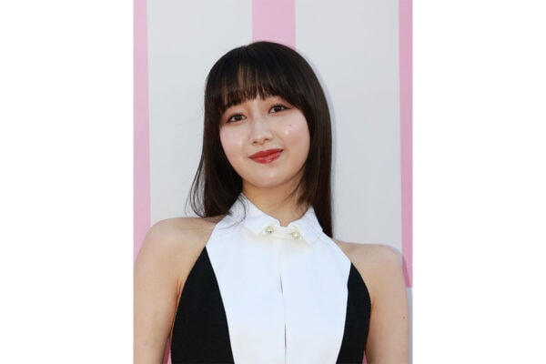 Cocomi（24）「今年は脚を出していく」稀有な“ミニ丈”姿で宣言！「遺伝子がレベチ」工藤静香ゆずりの美脚に反響