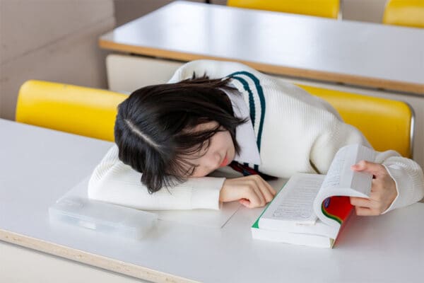 【10代の若者】5人に一人が 《努力が報われると思わない》 …その切ない理由　ぬぐえない “無力感” の背景には