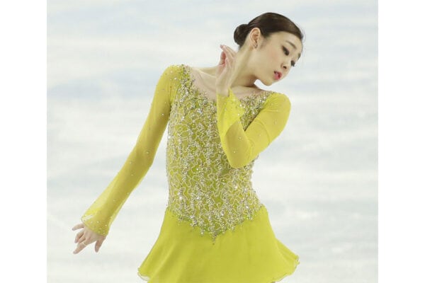 【衝撃】キム・ヨナ(35)現役時代とのギャップがすさまじい…“メガネ×パーカー姿”にファン動揺を隠せず