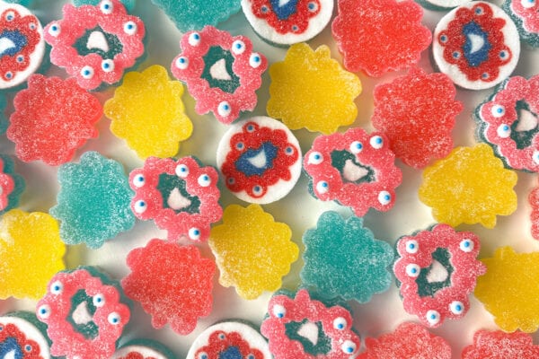 【ミャクミャク】“大当たり” は、リアルな「3Dミャクミャク」入り！　ゼリー缶、全10柄ラインアップ。缶は小物入れに◎