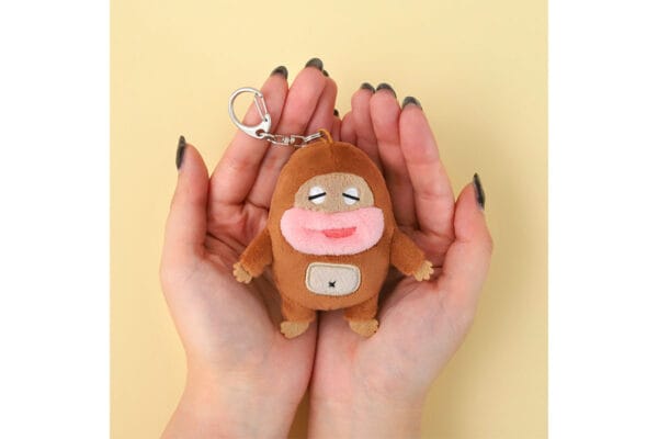 「サク山チョコ次郎」くじ第2弾が登場！チョコ面とビスケット面まで再現したBIGクッションなどが集結！