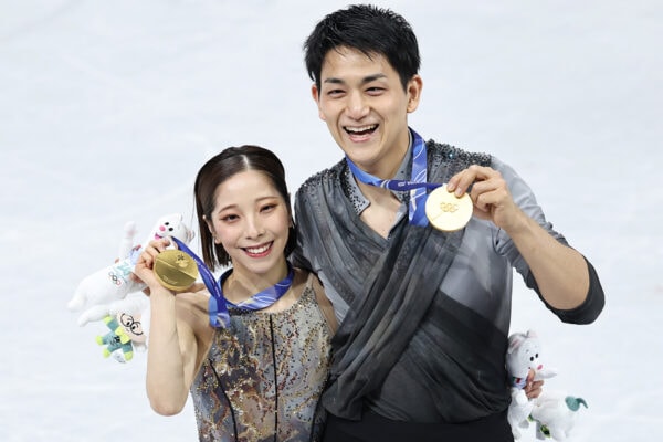 まさか…【りくりゅう】? お笑いコント王者が描いた 《タイタニック風》イラスト に、ツッコミ続々「失敗が許されないリフト」