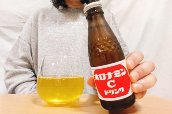 いつもの緑茶に入れるだけ…　公式おすすめ 【オロナミンC緑茶】 は、甘いのか・渋いのか 《試したよレシピ》