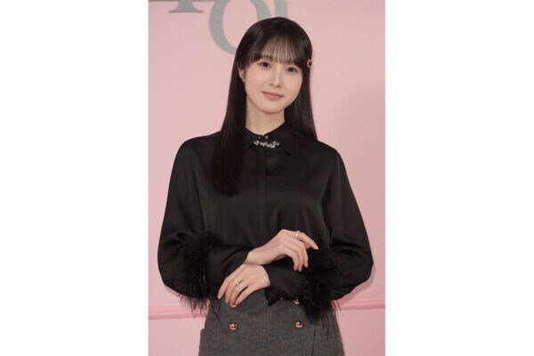 本田紗来（18）卒業式ショット公開で“才色兼備”ぶりが話題！さらなる投稿で見せた“最強の姉妹愛”にSNS感激の嵐