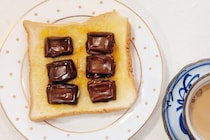 【材料3品だけ！】喫茶店みたいな、おしゃれ「簡単スイーツトースト」♪　甘さ×酸味…おやつにもモーニングにも