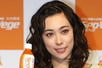 20代の頃とは違った魅力…　いま大人気の 《40代×ふくよか系》 女優3人とは。 視聴者「よい年の取り方」「超イイ感じ」