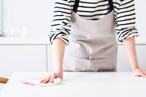 実は多い、 《台拭き・ふきん》 をやめた人たち　⇒「洗うのが面倒」「臭うのがイヤ」…　代わりに何を使っているの？