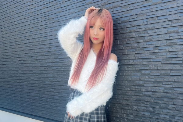 【小学生ギャル】「30代に見える」と “自虐”？　卒業式ファッションで 《物議》 も…、 急速に高まりつつある注目