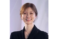 「美しく成長しすぎ」「花輪クンも落ちるわ」元乃木坂・白石麻衣（33）“意外なアニメキャラ”に大変身してSNS騒然！？おさげ＆メガネ姿でキレキレダンス披露