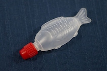 「毎日つけたいっ」「入社希望！」の声も…“魚型醤油差し”の社章が話題→企業公式アカウント「うちのも見て」“社章自慢大会”が勃発