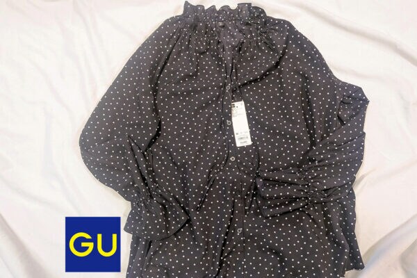 【2490円→1900円】GU「フリルチュニック」、“徹底着回し” レビュー　オフにも仕事着にも◎！　そして羽織にもなる万能感