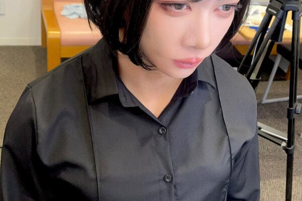 「男を狂わせてそう」…　無数の男性を “悶絶” させた、M-1王者芸人の 《ガチ女装》　 「そそられる」と生々しい声