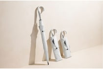 【リファ】新商品は“二万円超え”の「高級日傘」…！？肌だけじゃなく《髪》も守る「BEAUTY日傘」くすみカラーがカワイイと話題