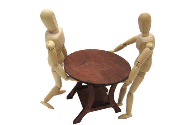 相談ナシの 《独断買い物》、パートナー関係の崩壊も…？　相手が勝手に買ってきた「一番要らないモノ」とは