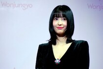 TWICE・モモの「肩紐ずり落ち」「ブラチラ見せ」ドレスがSNSで話題！「だらしない」vs「最先端」賛否の声