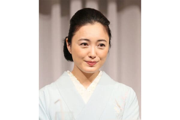 仲間由紀恵（46）ヤンクミ時代から一変“ふっくら近影”。年齢に抗わない自然体の美しさに「いい歳の取り方」反響集まる