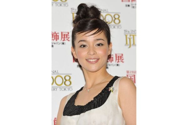 加藤ローサ（40）離婚報告から9カ月。“雰囲気一変”の最新ショットに「違う人かと」「女神！」称賛集まる