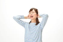 「気づけば深夜2時…」子どもの“スマホ長風呂”に不満爆発！？ 疲労困ぱいの家族の切実な声